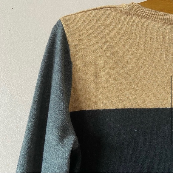 ✨3/$30✨ Old Navy Women’s Neutral Coloured Long Sleeved Top - Picture 6 of 7